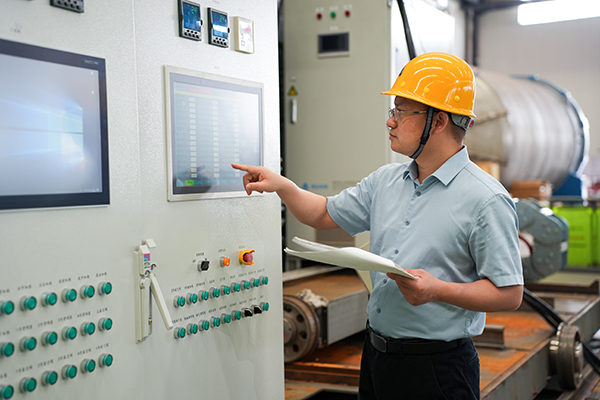 頂立科技胡祥龍博士榮獲“長(zhǎng)沙市科技勞?！睒s譽(yù)稱(chēng)號(hào) (3).jpg