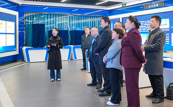 民革中央副主席谷振春一行蒞臨頂立科技調(diào)研 (2).jpg